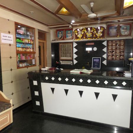 Hotel Padma นาสิก ภายนอก รูปภาพ