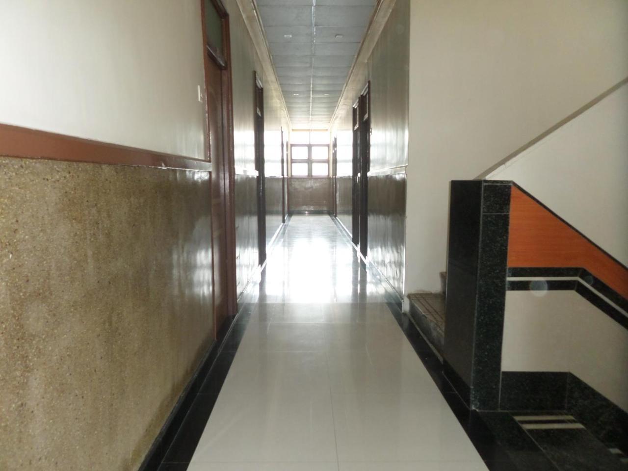 Hotel Padma นาสิก ภายนอก รูปภาพ