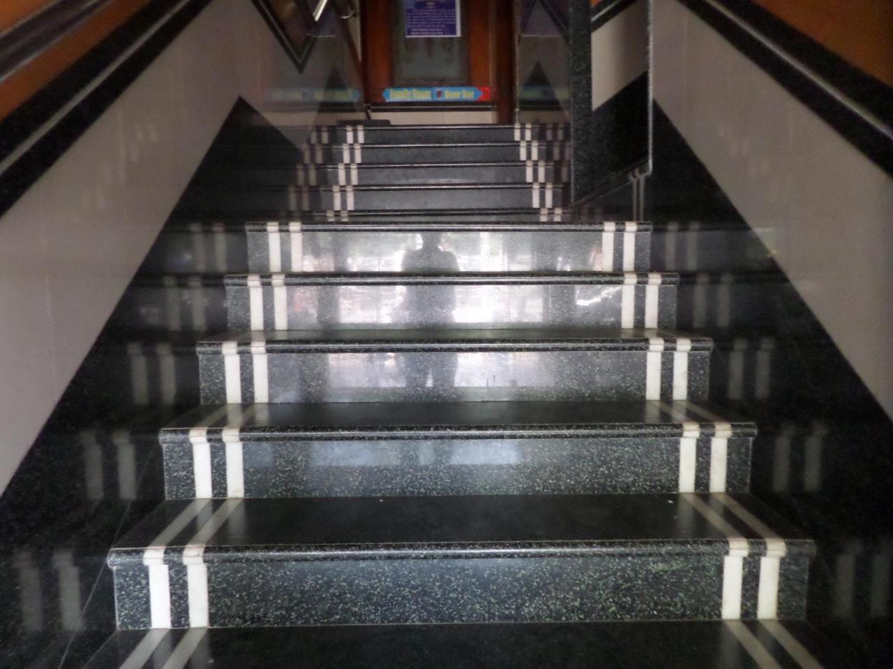 Hotel Padma นาสิก ภายนอก รูปภาพ