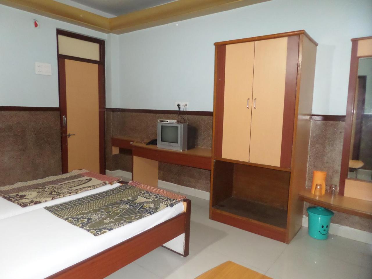 Hotel Padma นาสิก ภายนอก รูปภาพ